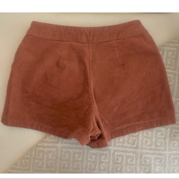 High waisted corduroy front zip shorts - Picture 2 of 4